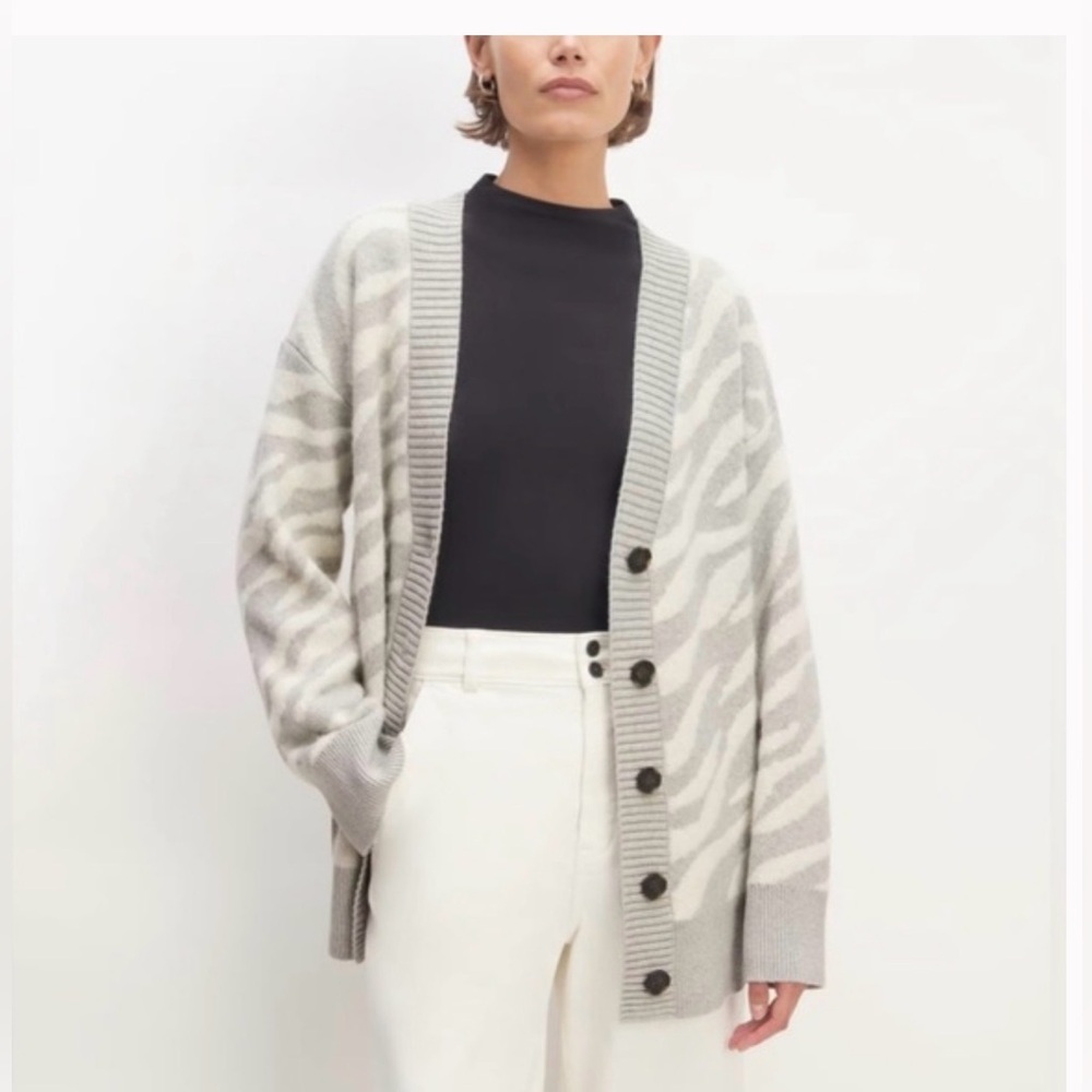 Everlane Women's Gray and Cream Zebra-Print Button Cardigan Sweater